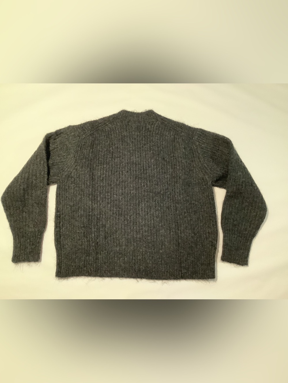 Uniqlo Women's Charcoal V-Neck Sweater - Picture 3 of 6